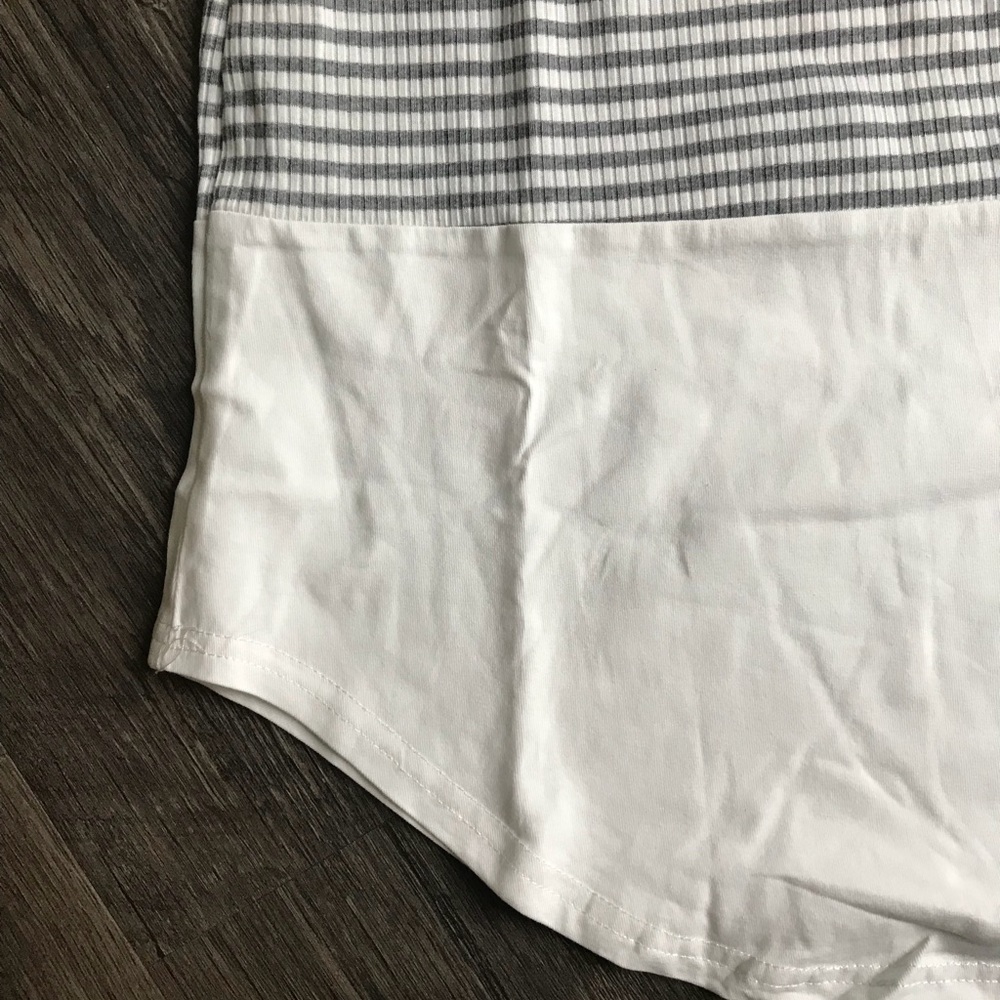 Short Sleeve Round Neck Striped Color Block Top - Picture 4 of 5